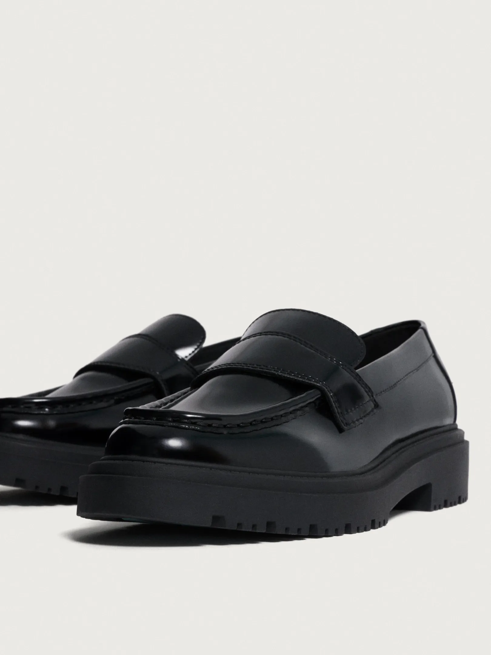 Clearance GRAND CENTRAL Flat Shoe