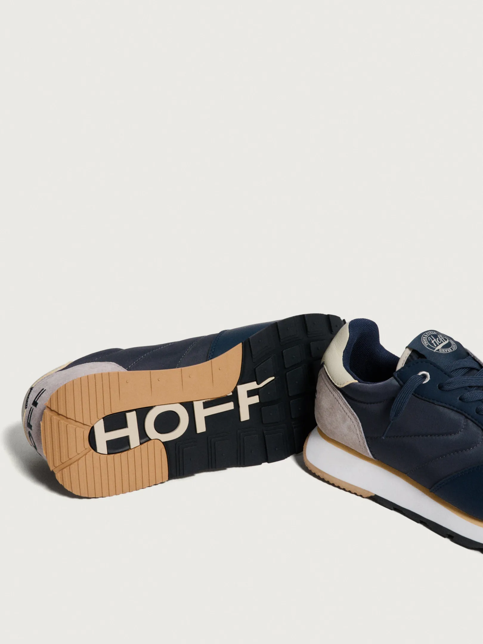 Online GRAND CENTRAL Track & Field
