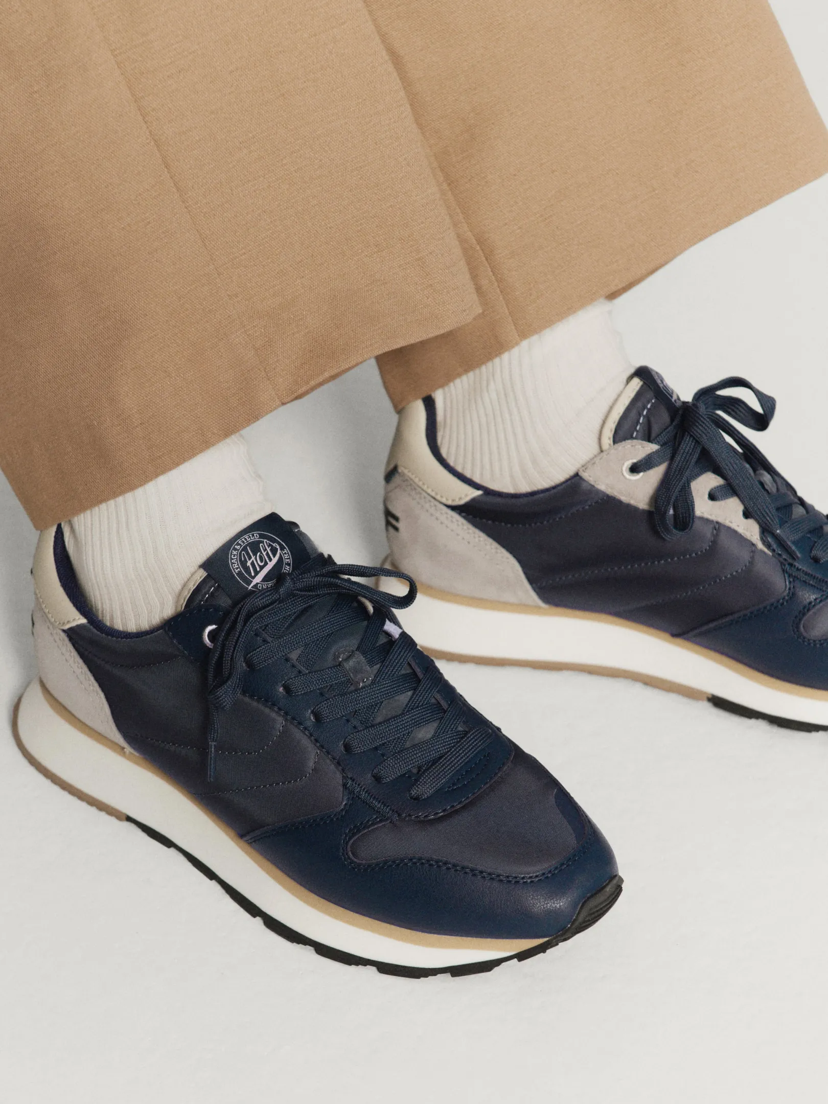 Online GRAND CENTRAL Track & Field