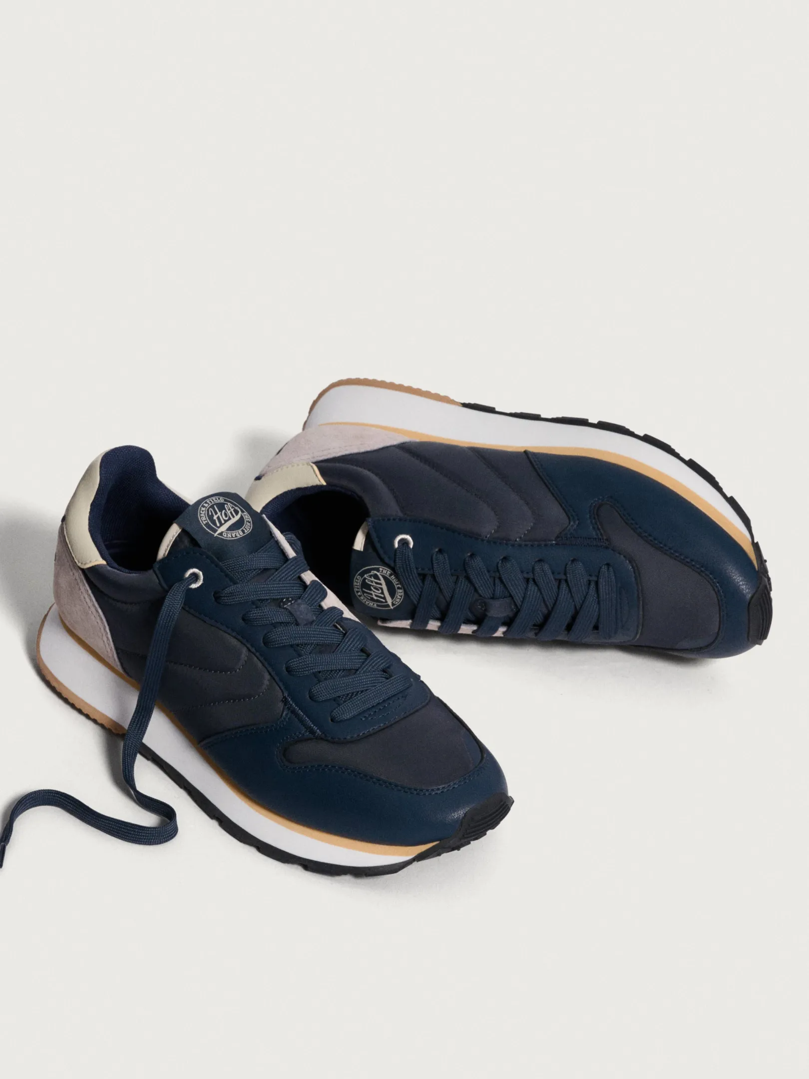 Online GRAND CENTRAL Track & Field