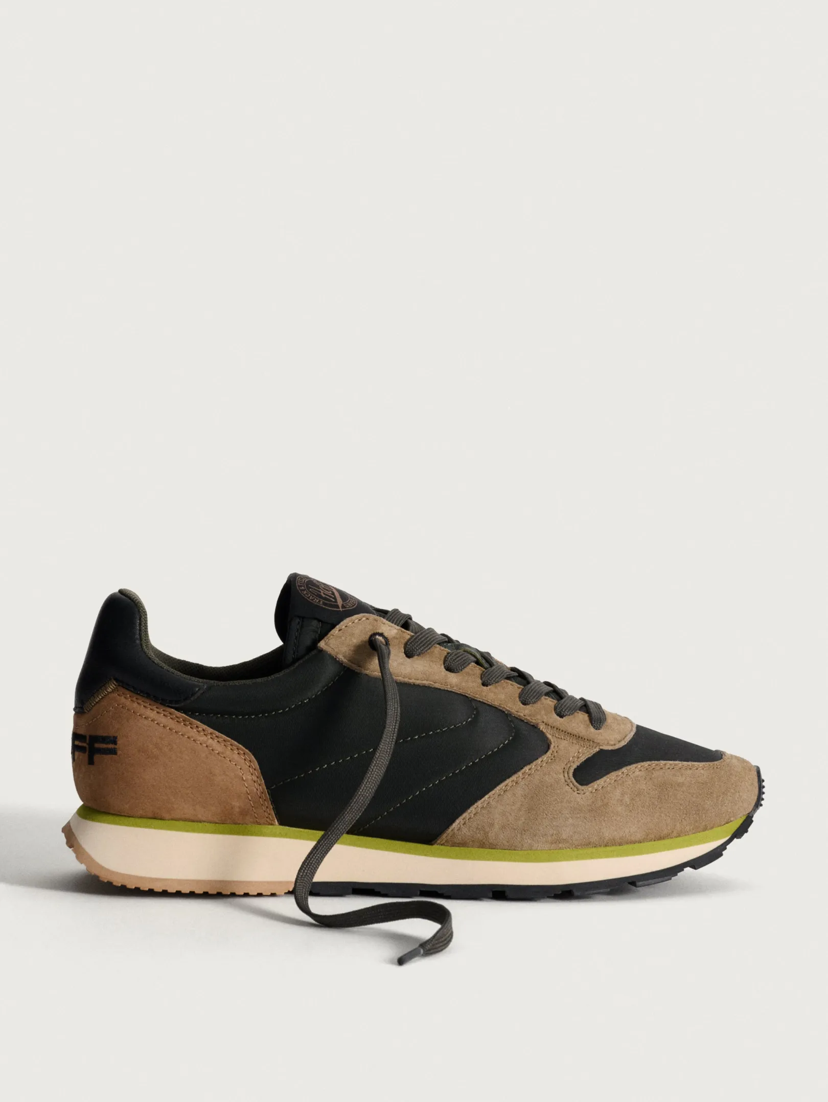 Outlet GRAND CENTRAL Track & Field