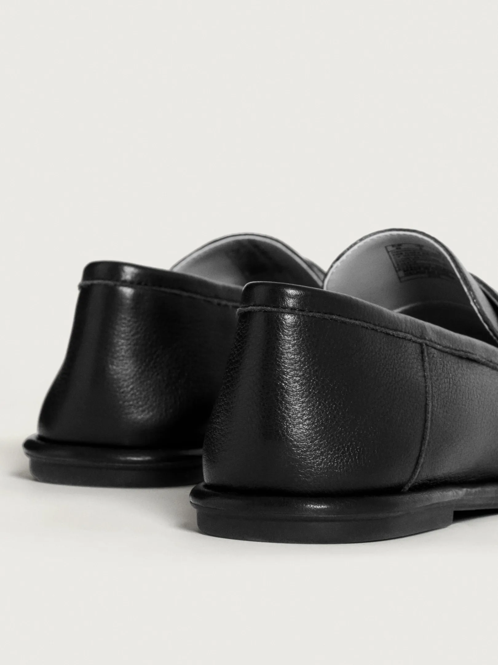 GRAND CENTRAL Flat Shoe