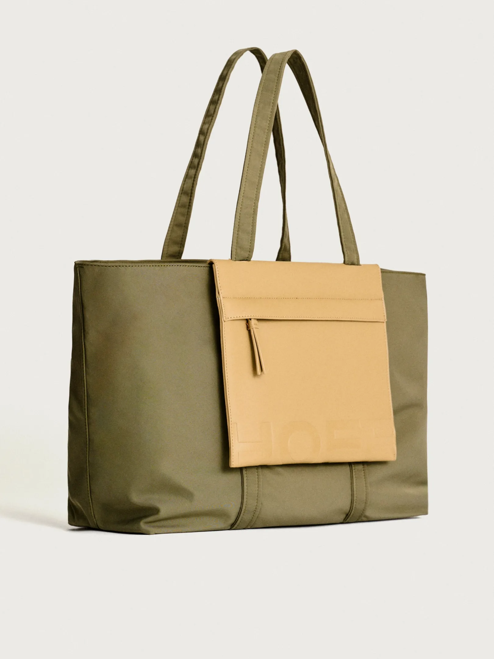 Clearance GRAND CENTRAL Nylon|Shoppers