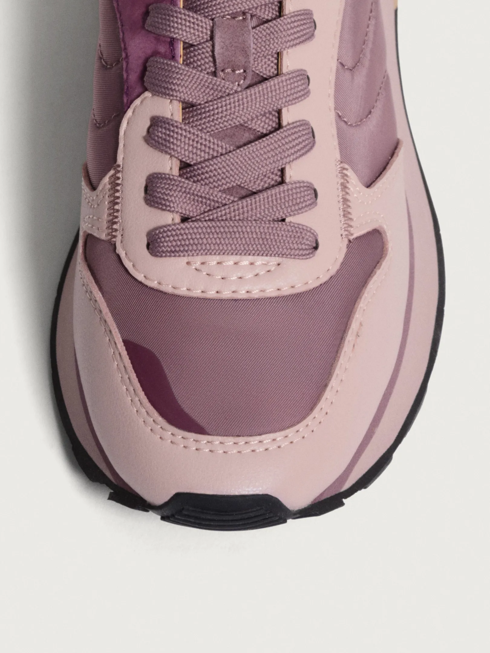 Sale TESALIA Track & Field